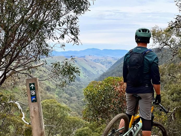 cafe-and-bike-shop-in-the-southern-flinders-ranges-2