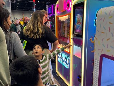 meet-the-candy-monster-the-worlds-most-entertaining-vending-machine-8