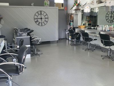 hair-salon-with-40-years-of-expertise-0