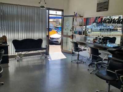 hair-salon-with-40-years-of-expertise-2