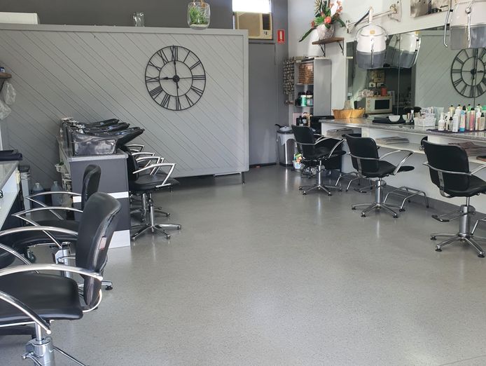 hair-salon-with-40-years-of-expertise-0