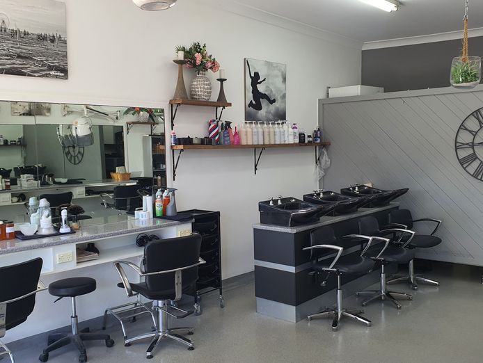 hair-salon-with-40-years-of-expertise-1