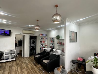 hair-salon-barber-for-sale-9500-takeover-lease-only-435-and-week-plus-outgoing-2