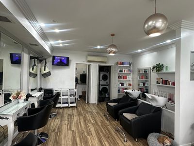 hair-salon-barber-for-sale-9500-takeover-lease-only-435-and-week-plus-outgoing-5