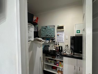 hair-salon-barber-for-sale-9500-takeover-lease-only-435-and-week-plus-outgoing-8