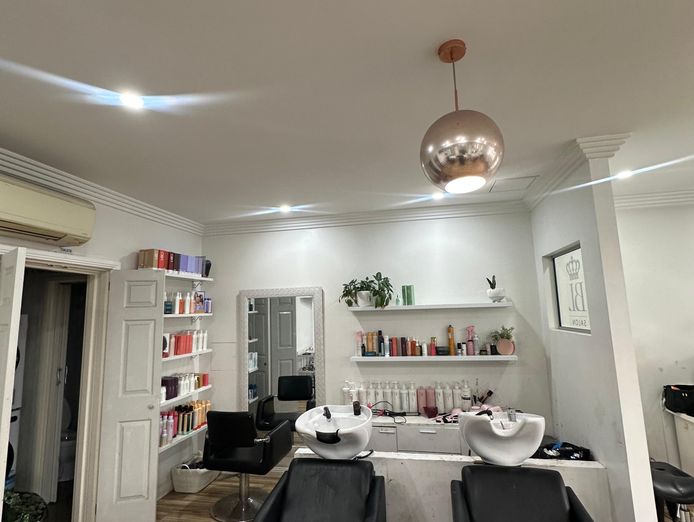 hair-salon-barber-for-sale-9500-takeover-lease-only-435-and-week-plus-outgoing-3