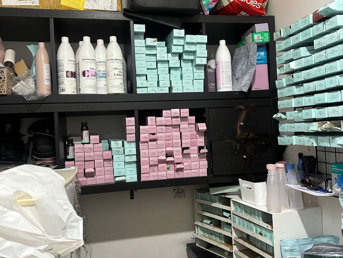 hair-salon-barber-for-sale-9500-takeover-lease-only-435-and-week-plus-outgoing-7