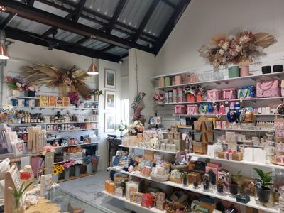 fiorella-florals-florist-gift-boutique-espresso-bar-whitsundays-qld-1
