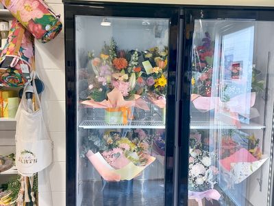 fiorella-florals-florist-gift-boutique-espresso-bar-whitsundays-qld-5