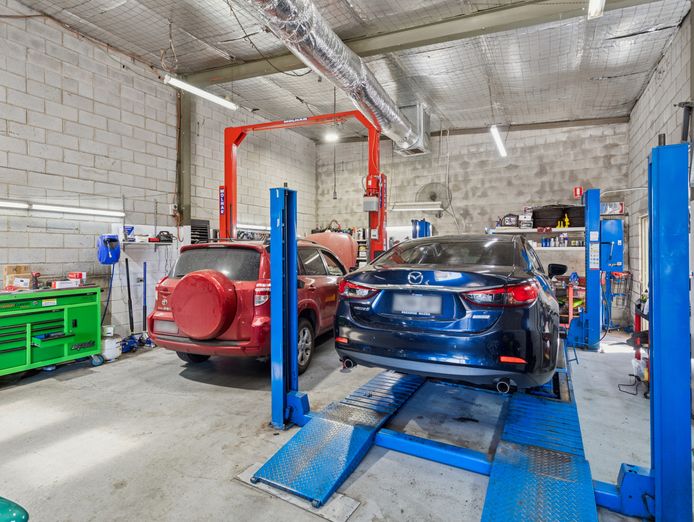 run-your-own-mechanical-workshop-fleet-private-vehicles-walk-in-walk-out-1