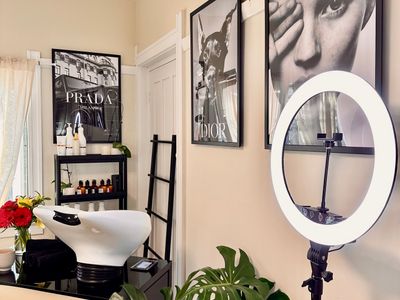 fully-equipped-mobile-hair-salon-bondi-junction-flexible-transition-offered-1