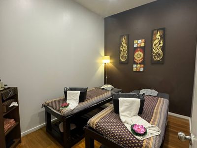 thai-massage-therapist-4