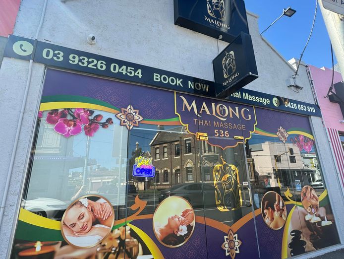 thai-massage-therapist-0