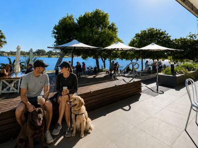 premium-waterfront-cafe-opportunity-fully-fitted-venue-180-000-bokarina-1