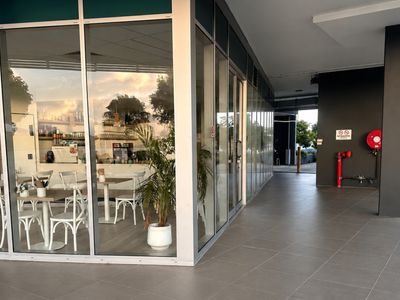 premium-waterfront-cafe-opportunity-fully-fitted-venue-180-000-bokarina-4