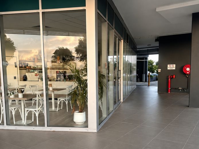 premium-waterfront-cafe-opportunity-fully-fitted-venue-180-000-bokarina-4