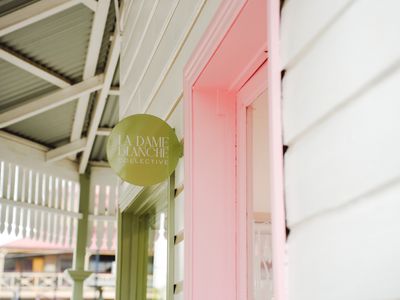 fully-set-up-luxury-hair-beauty-salon-prime-brisbane-location-0