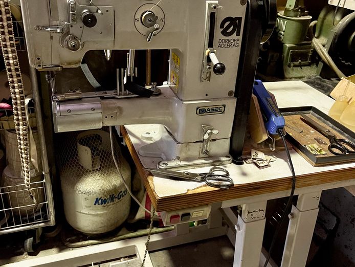rare-opportunity-australian-made-ugg-boot-manufacturing-production-line-for-sale-5