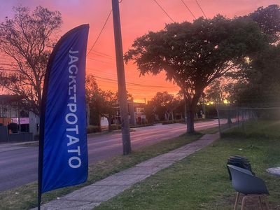 high-profit-jacket-potato-food-trailer-230k-tiktok-following-2