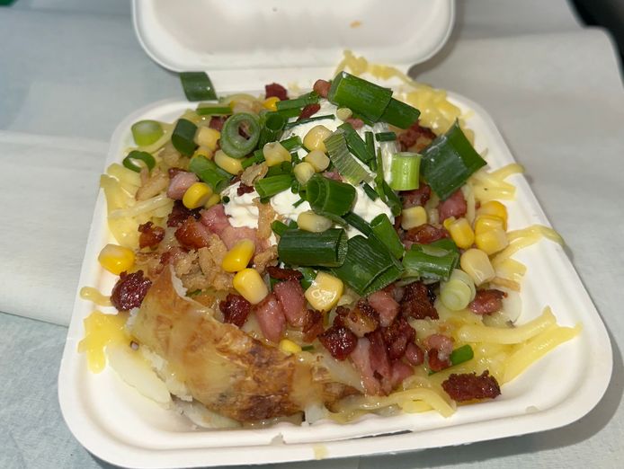 high-profit-jacket-potato-food-trailer-230k-tiktok-following-1