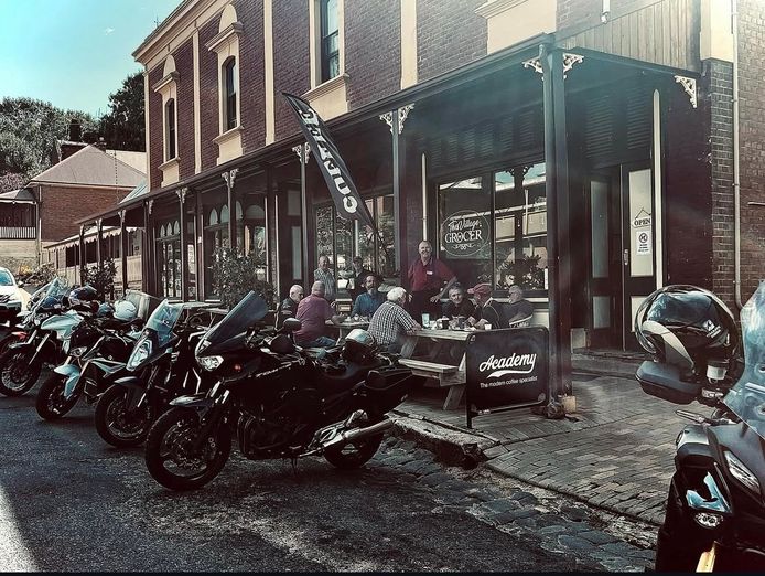 the-village-grocer-carcoar-cafe-7