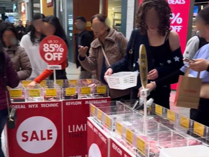 cosmetic-kiosks-high-margin-retail-choose-50-50-profit-share-or-purchase-unit-0