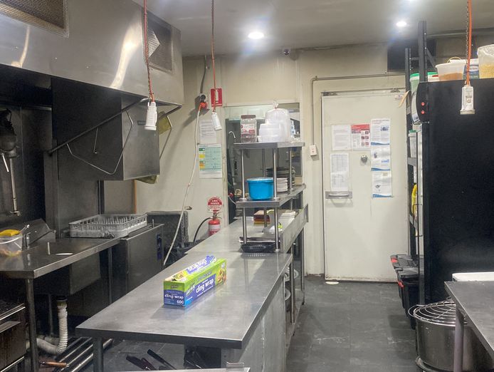 da-approved-indian-restaurant-with-large-kitchen-5