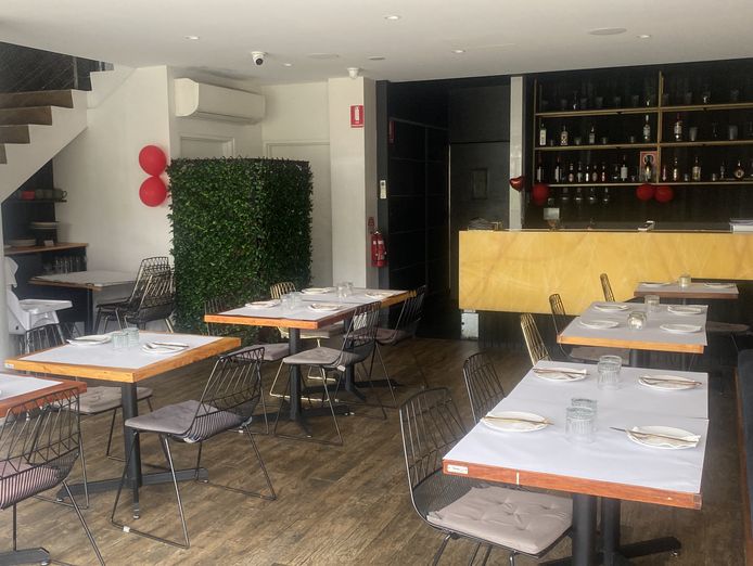 da-approved-indian-restaurant-with-large-kitchen-7