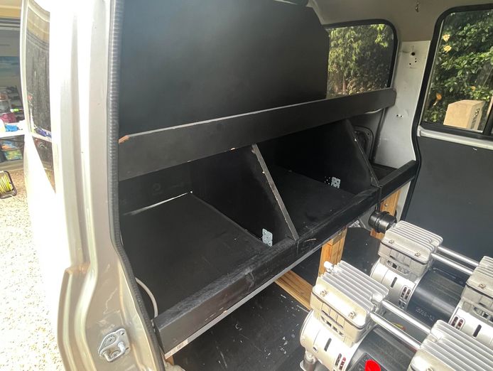 mobile-car-detailing-business-with-work-van-7