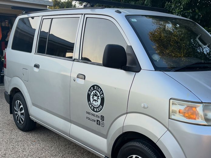mobile-car-detailing-business-with-work-van-0