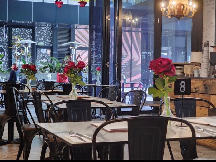 established-restaurant-fully-fitted-2