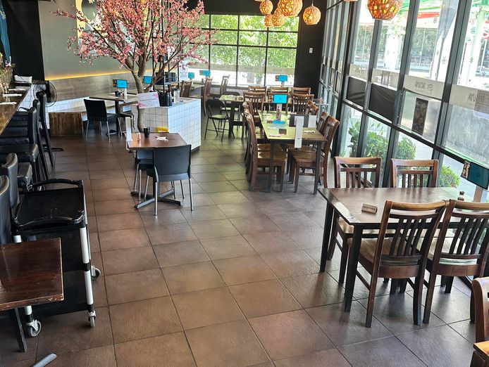urgent-sale-japanese-restaurant-with-40-seats-in-busy-area-2