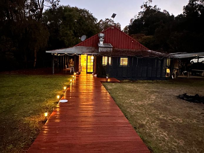 unique-eco-cottages-cafe-in-wellington-national-park-6