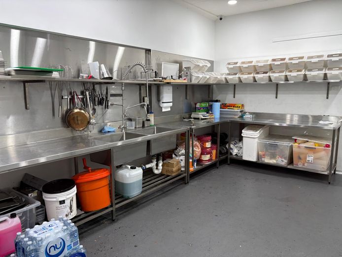 fully-equipped-fast-food-restaurant-in-fairfield-heights-ready-to-operate-2