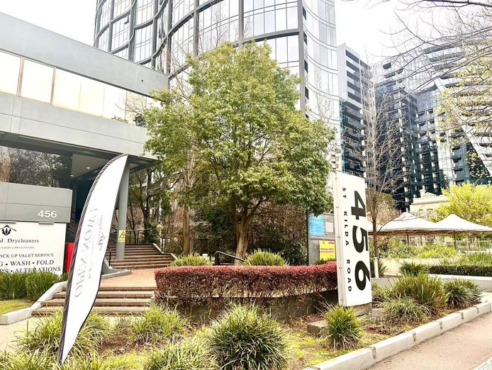 high-profit-st-kilda-road-dry-laundry-approx-25k-27k-monthly-long-lease-0