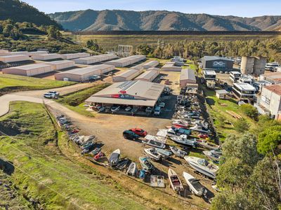 established-outboard-houseboat-service-centre-lake-eildon-5