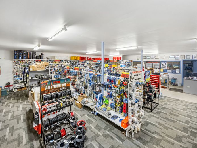 established-outboard-houseboat-service-centre-lake-eildon-2