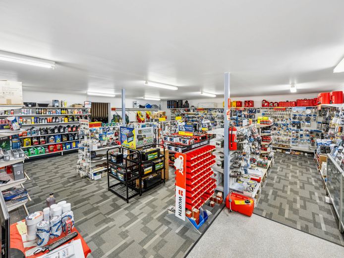 established-outboard-houseboat-service-centre-lake-eildon-1