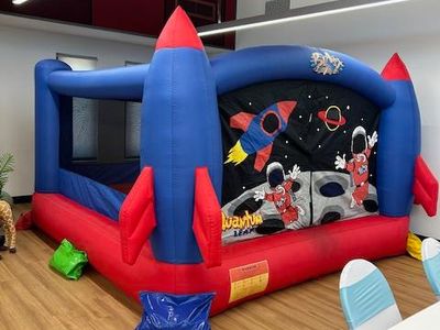 established-bouncy-castle-buisness-8