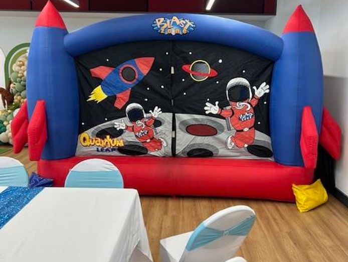 established-bouncy-castle-buisness-7