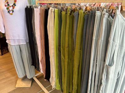 designer-ladies-clothing-business-established-high-foot-traffic-location-3