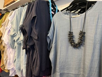 designer-ladies-clothing-business-established-high-foot-traffic-location-5