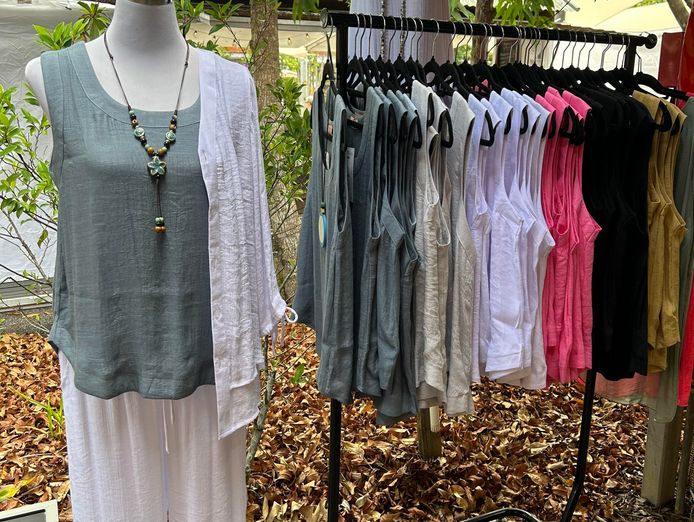 designer-ladies-clothing-business-established-high-foot-traffic-location-6