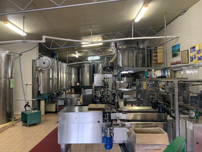 iconic-3rd-generation-tasmanian-honey-producer-4