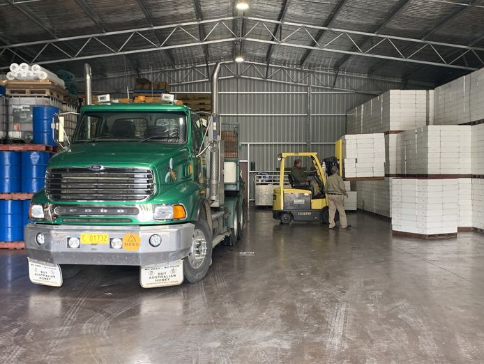 iconic-3rd-generation-tasmanian-honey-producer-5