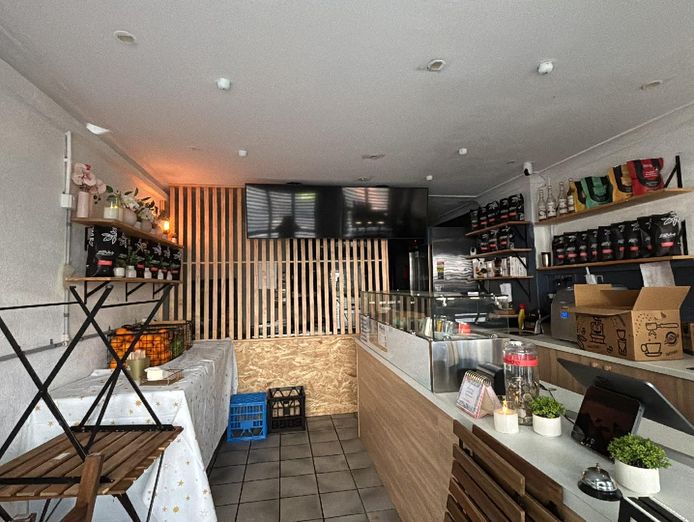 manly-cafe-perfect-for-first-time-buyer-or-second-site-expansion-2