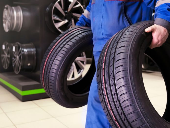 established-tyre-and-mechanical-shop-busy-fully-equipped-ready-to-grow-0