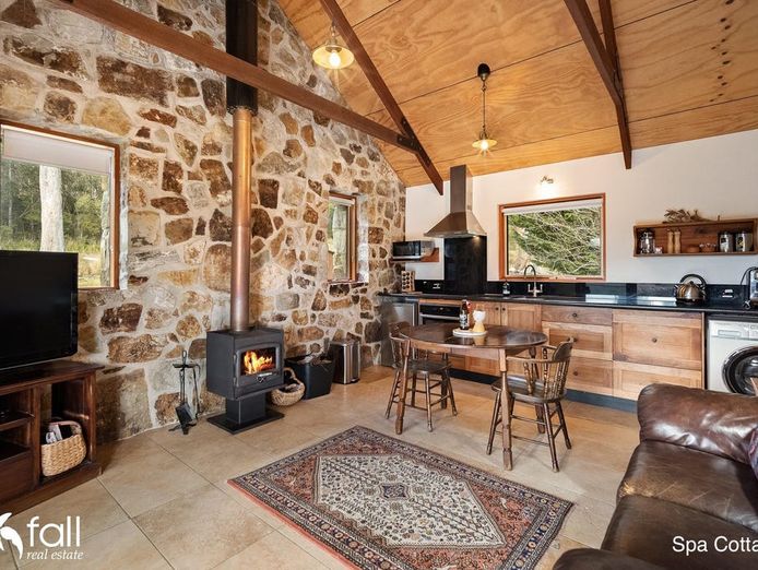 business-opportunity-adventure-bay-retreat-bruny-island-0