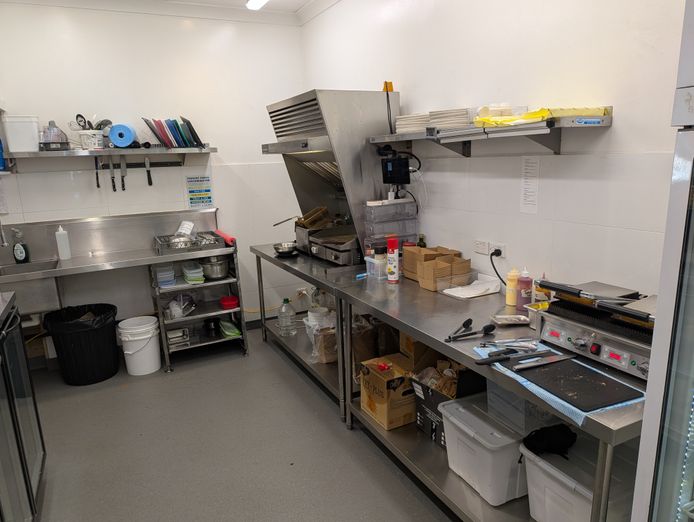 profitable-gold-coast-cafe-417k-annual-revenue-low-rent-1