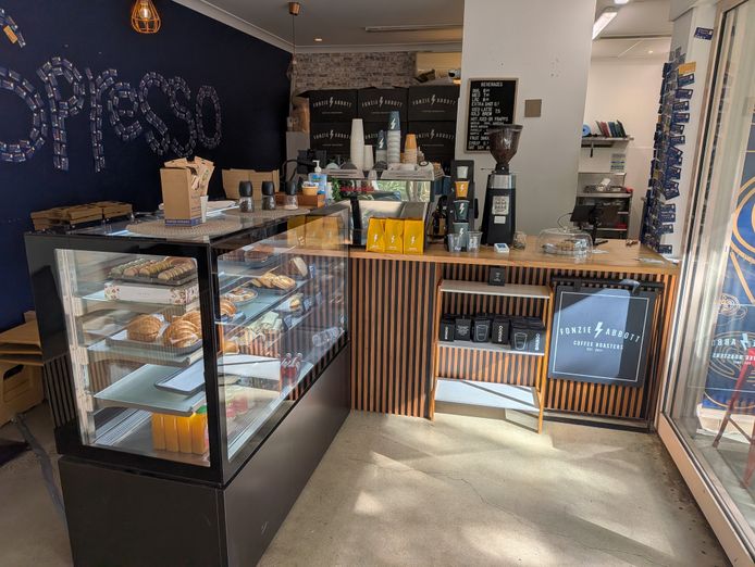 profitable-gold-coast-cafe-417k-annual-revenue-low-rent-0